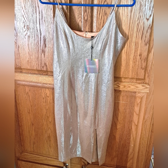 NWT Beautiful sparkle (Nude) cocktail dress size 4 by MISSGUIDED Bust 32" L 36" - Picture 1 of 5